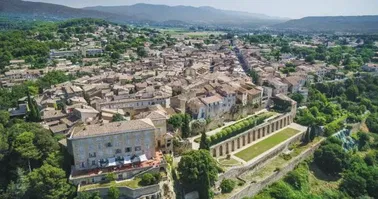 La Provence des châteaux, entre ciel et pierre