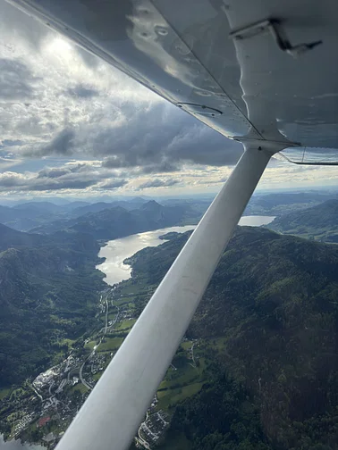 Rundflug über die Alpen und Salzburger Seenlandschaft