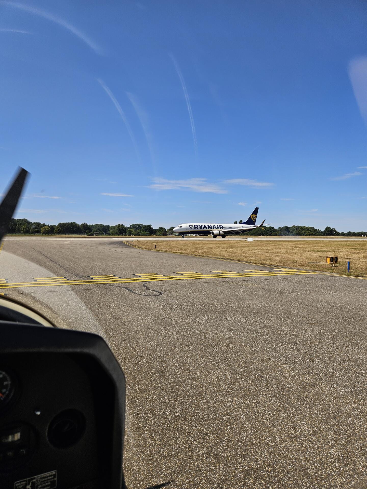 Verkehrsflughafen und weitere spannende Orte aus dem Cockpit