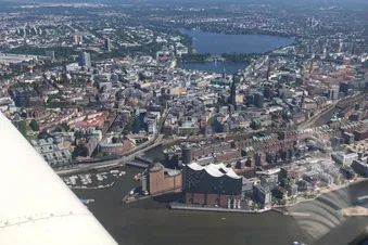 Individuelle Rundflüge über Hamburg und die Ostsee