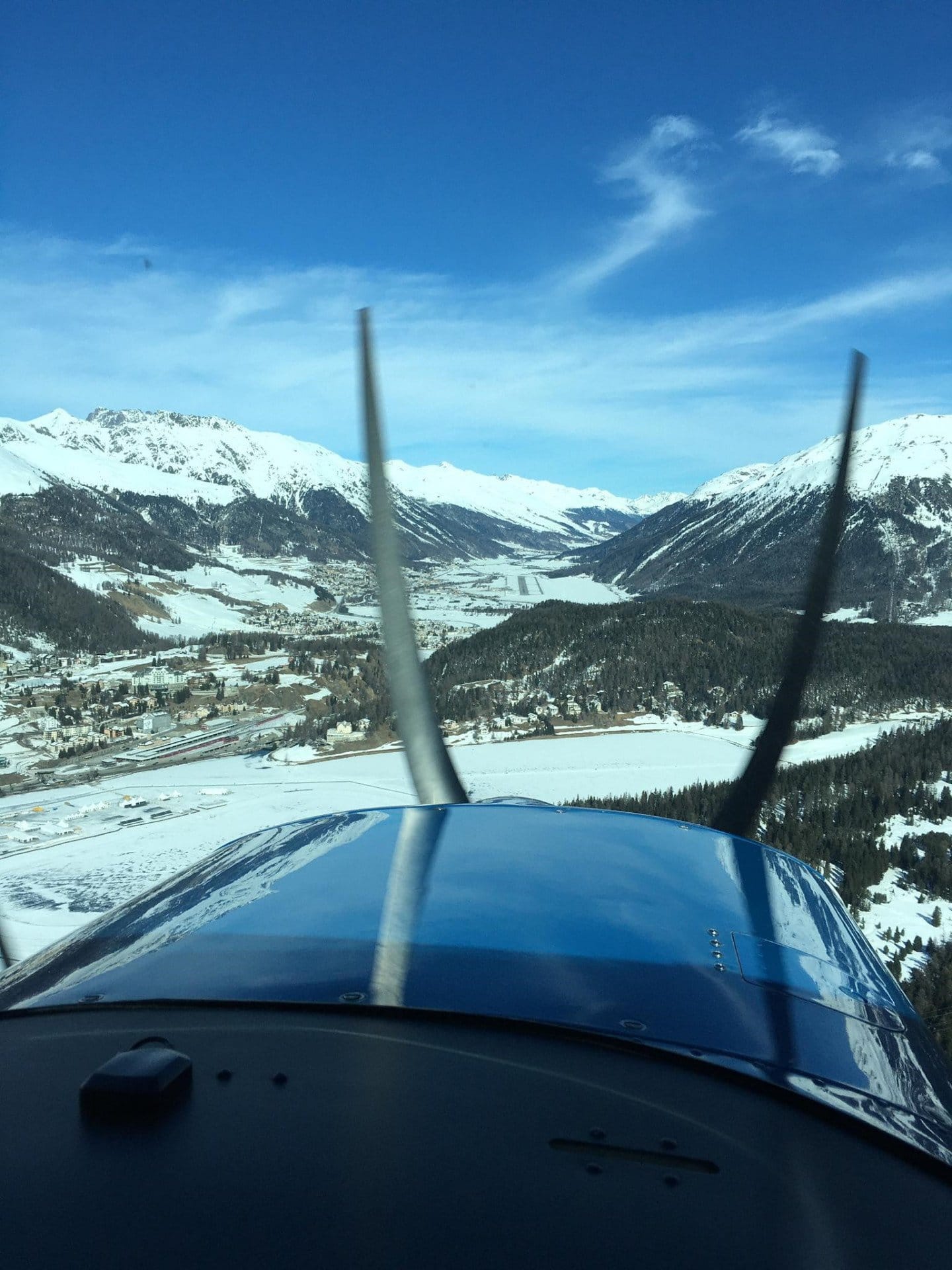 6 Kantone, über ein Duzend Seen und zahlreiche Berge