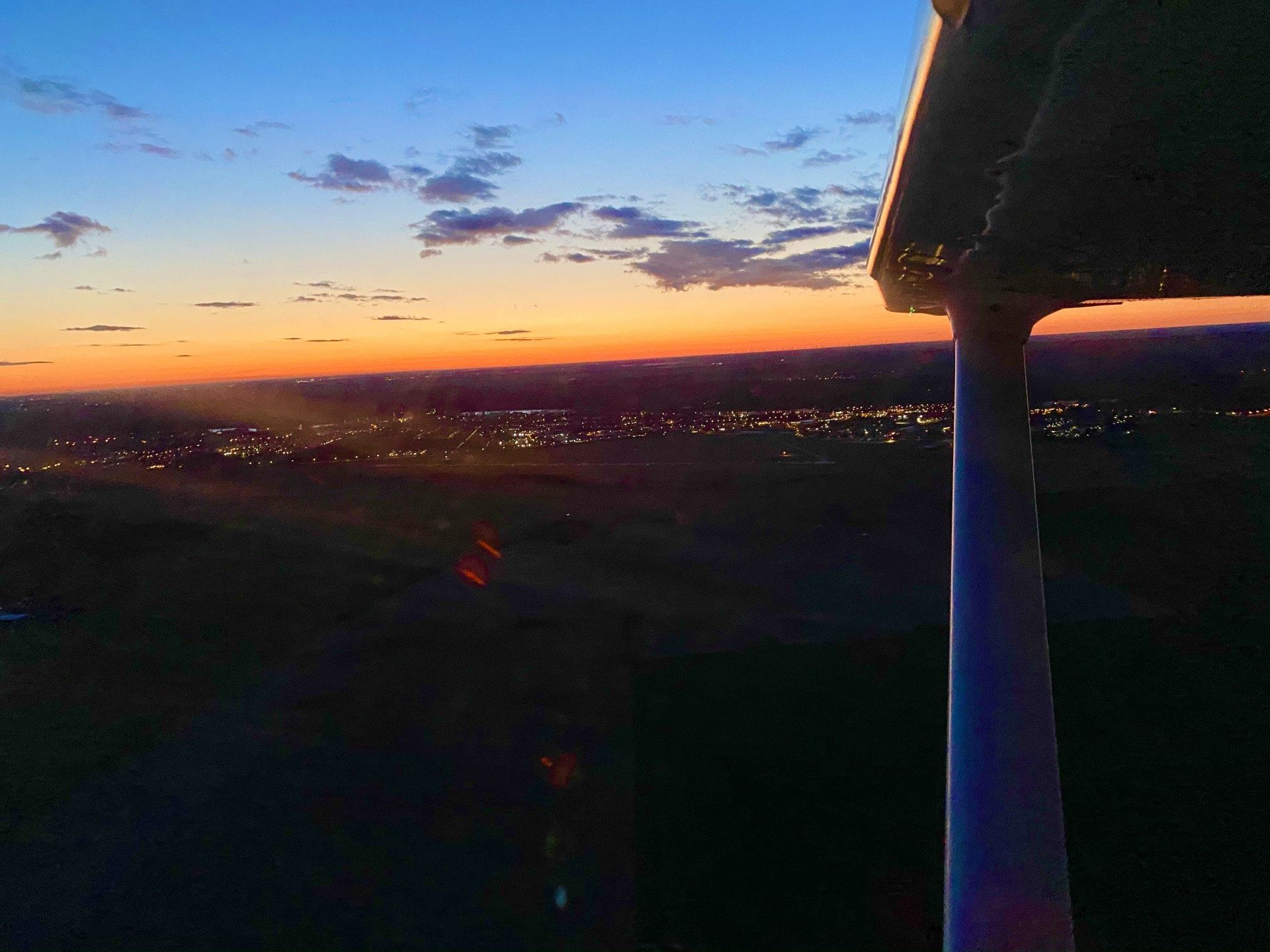 Nachtflug über Berlin in einer Cessna 172 für 2-3 Personen