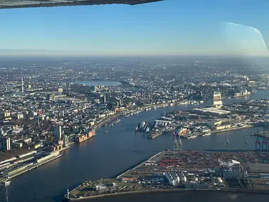 SIGHTSEEING TOUR ÜBER HAMBURG