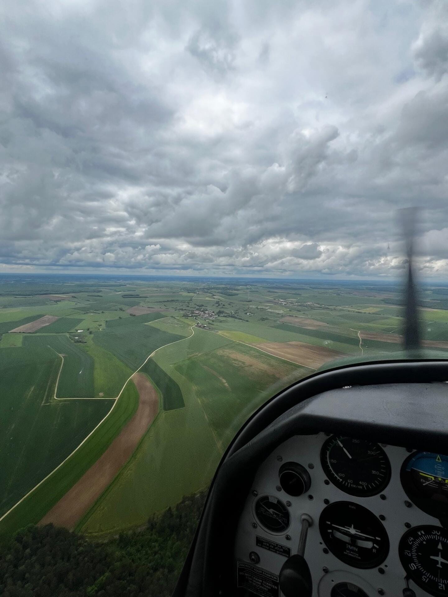 Le Château de Sedan, Meuse sauvage et Montmédy vus du ciel
