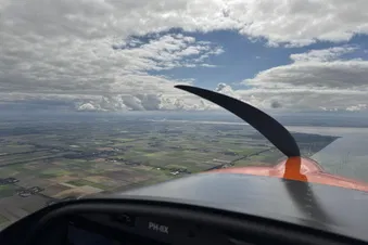 1 Stunde fliegen - Strecke nach Belieben