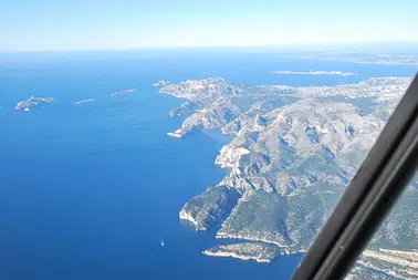 Vol le long des Calanques en hélicoptère - 2 ou 3 passagers