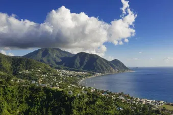 Vol d'excursion vers la Dominique depuis Fort-de-France