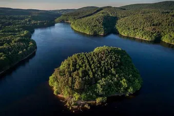 A la découverte des lacs du Morvan en vol élargis
