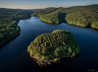 A la découverte des lacs du Morvan en vol élargis