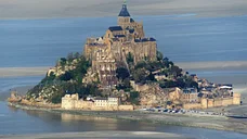Vol d'excursion au Mont-Saint-Michel