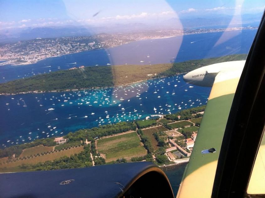 Flug von Augsburg an die Côte d'Azur