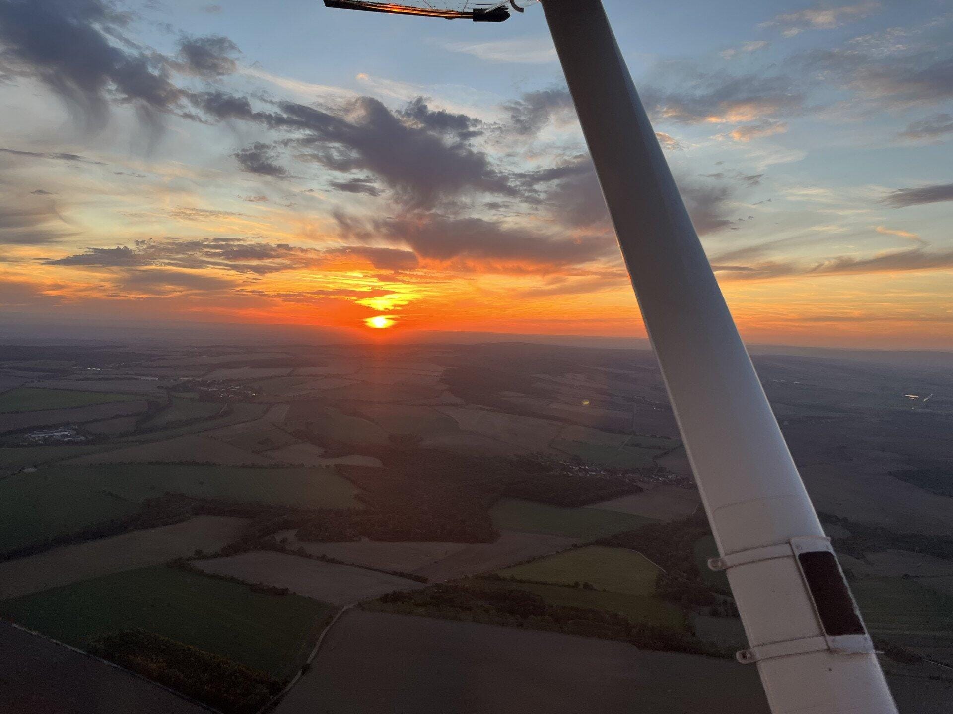 Sonnenuntergang Rundflug Halle Oppin C182 30 min