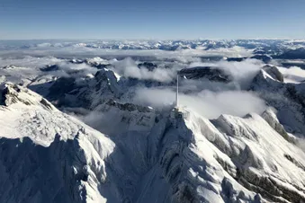 Rundflug mit oder ohne Zwischenlandung bei einem Restaurant