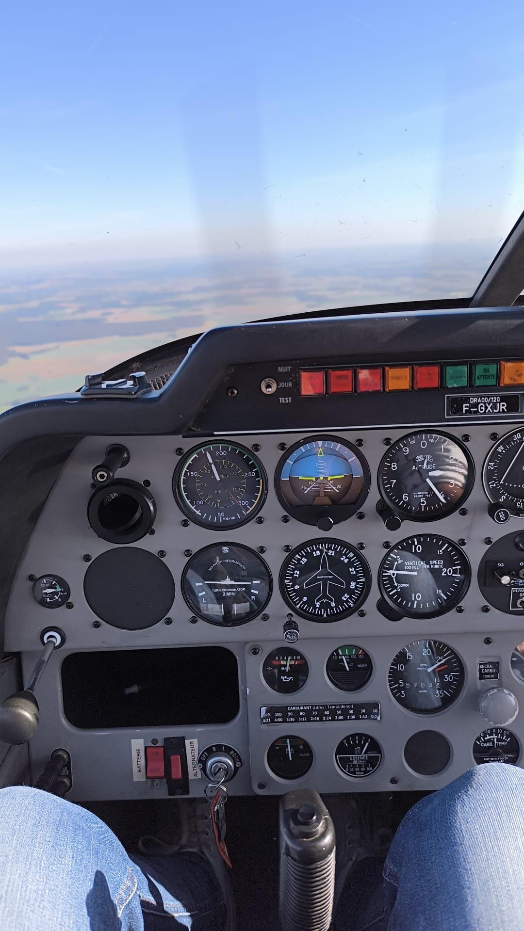 Cockpit dr 400