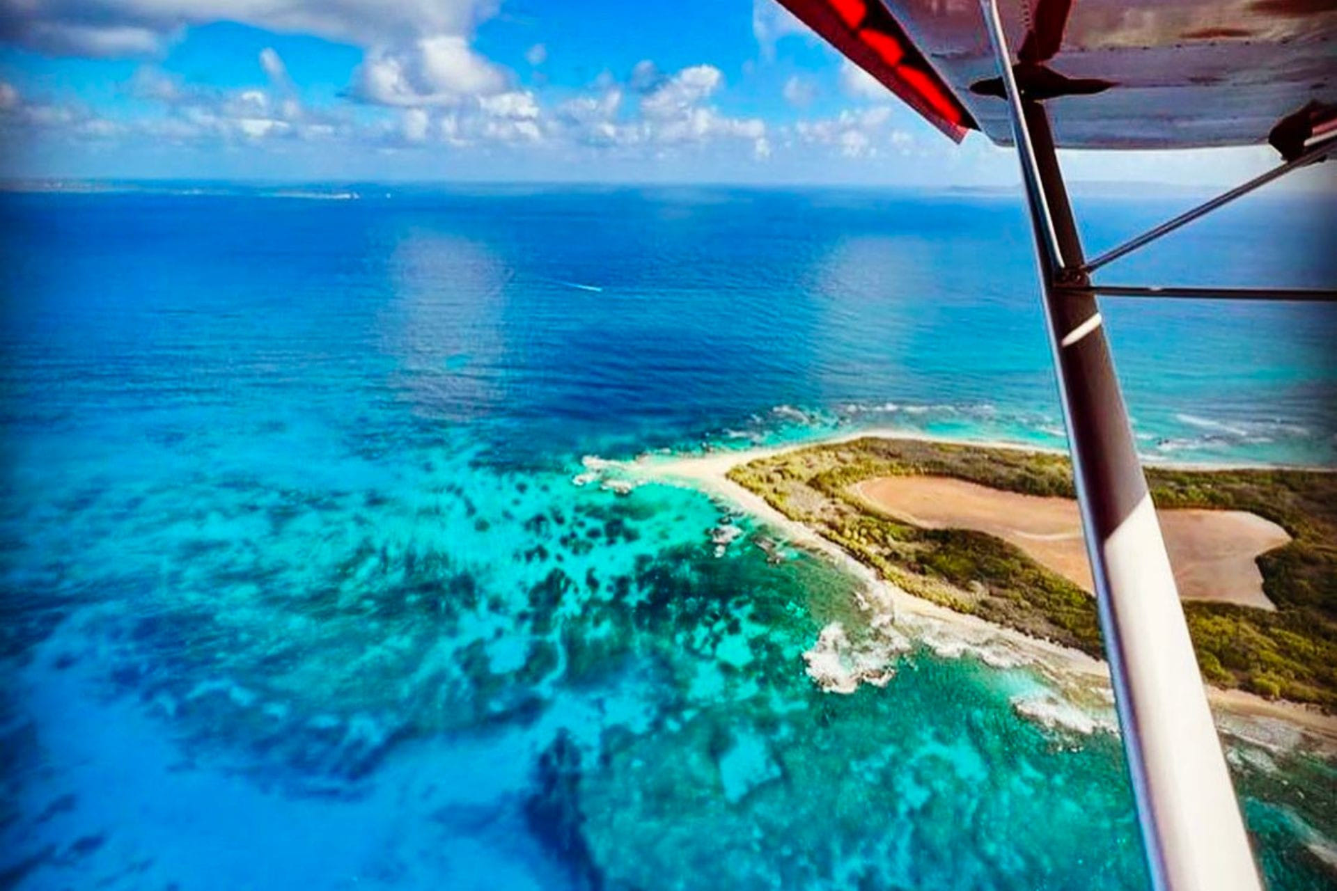 La Pointe des Chateaux - Survol de la Guadeloupe