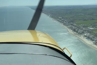 Volo lungo costa Adriatica sul mare