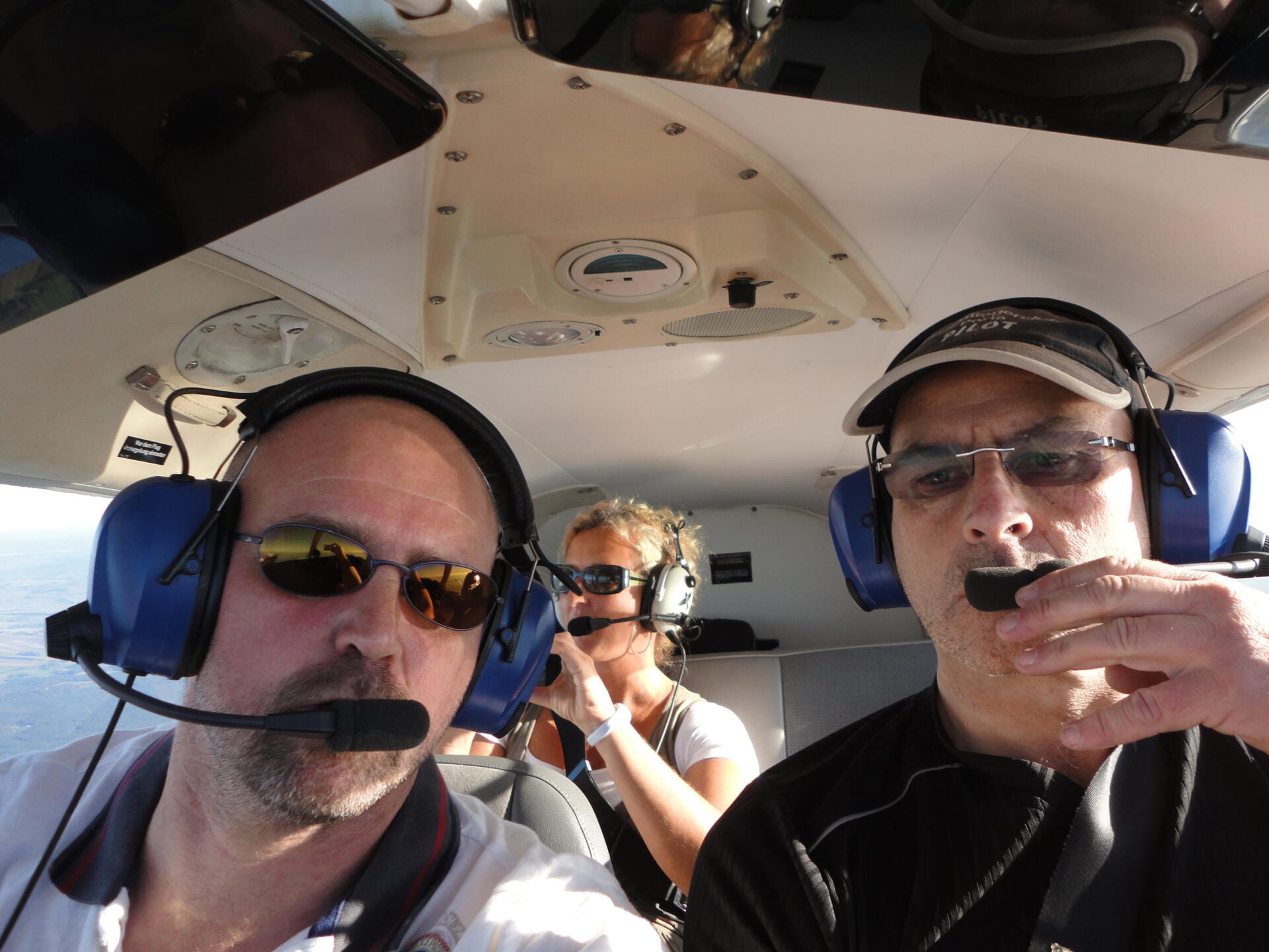 im Cockpit der PA 28