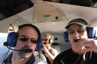 im Cockpit der PA 28