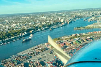 Rundflug über Hamburg