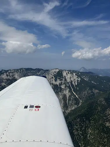 Alpenrundflug Traunsee–Höllengebirge–Attersee