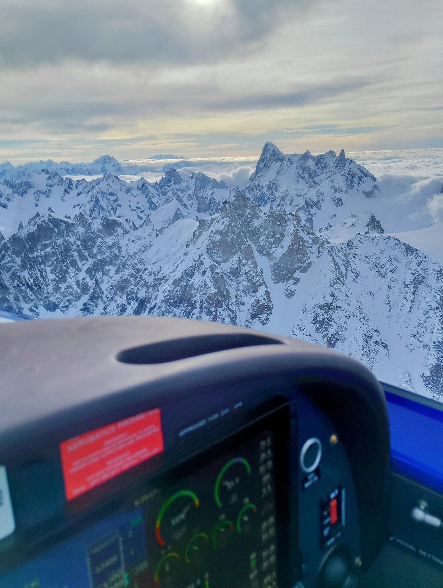 À bord d’un biplace, découvrez le Mont Blanc autrement