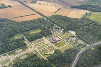 DisneyLand & Vaux-le-Vicomte & Fontainebleau en DR400 4 pers