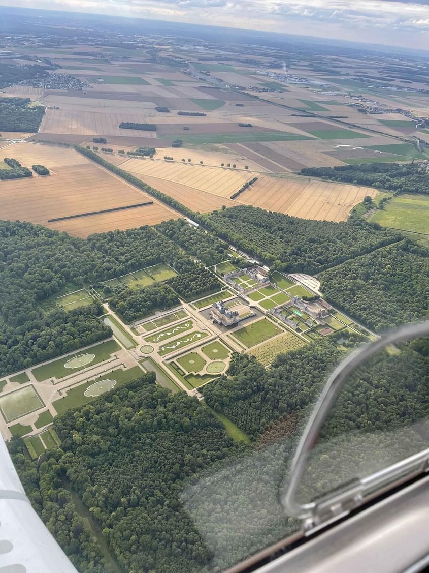 DisneyLand & Vaux-le-Vicomte & Fontainebleau en DR400 4 pers