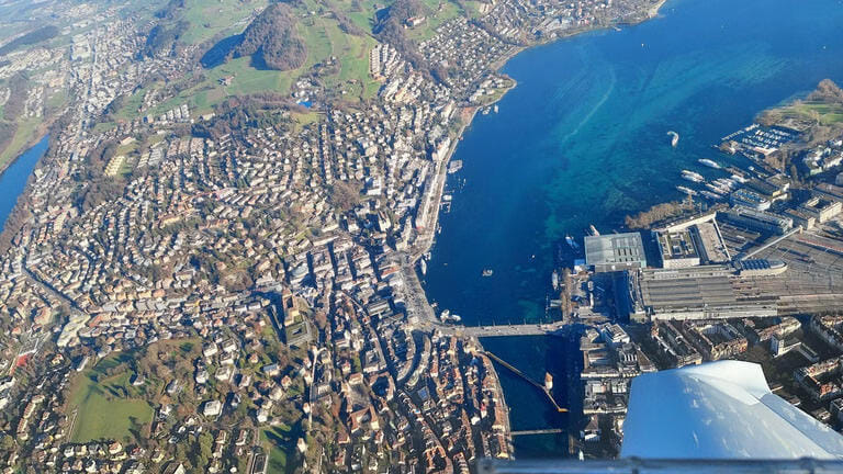 Vol panoramique au-dessus de Lucerne : Pilatus, Rigi, lac des Quatre-Cantons et la vieille ville vus du ciel