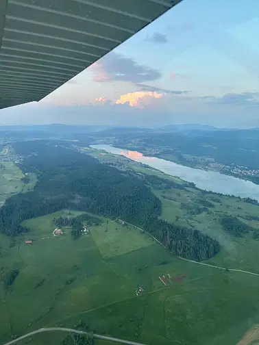 Balade aérienne au Lac de Saint-Point via Ornans