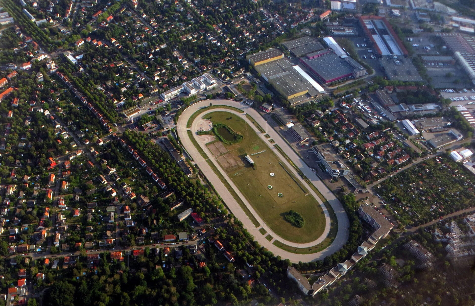 Rundflug über Berlins Mitte via Falkensee (mind. 2 Plätze)