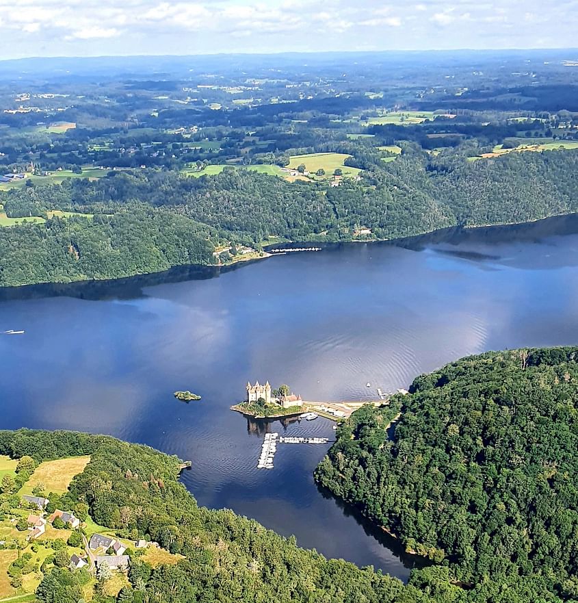 Chaîne des Puys, Puy de Sancy et Bort les Orgues.