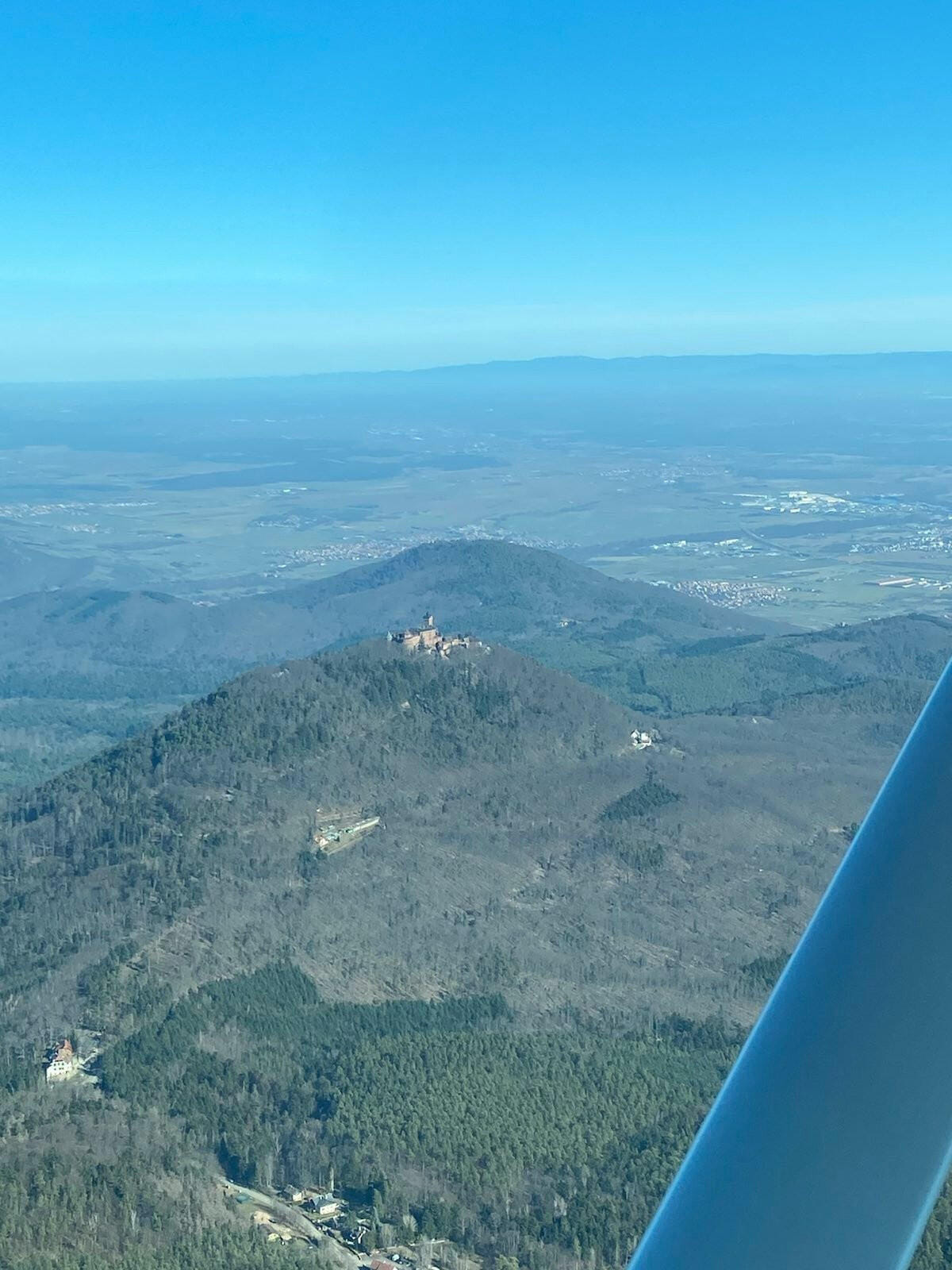 Vogesenrundflug mit Hochkönigsburg (Bild)