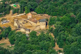 Survol du sancerre et du chateau de guedelon