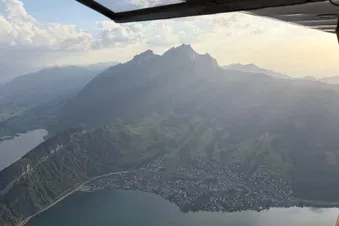 Between lakes & mountains