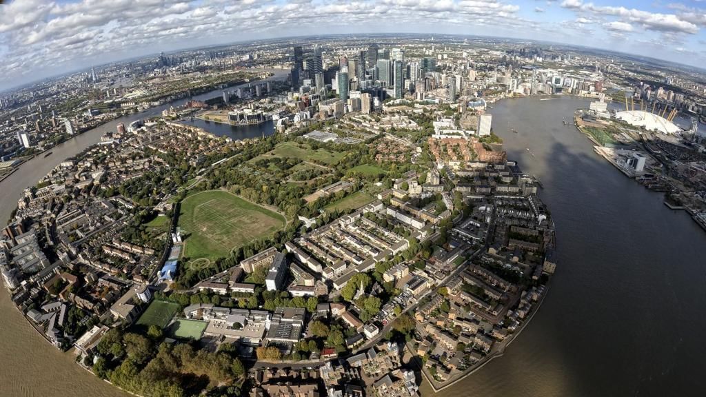 Central London Helicopter Flight - See the Iconic City.