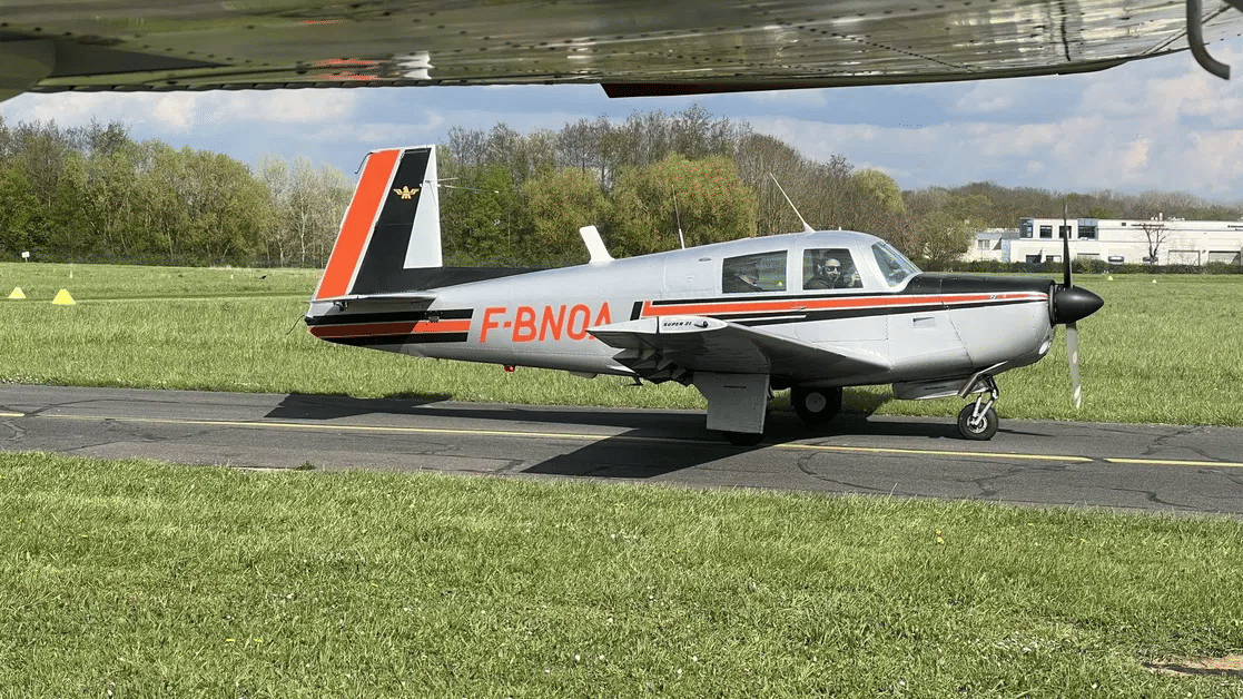 Mooney M20 E