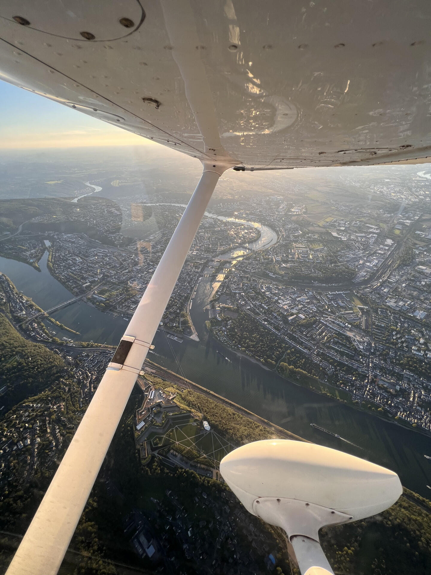 Rundflug: Siebengebirge, Koblenz, Laacher See & Ahrweiler