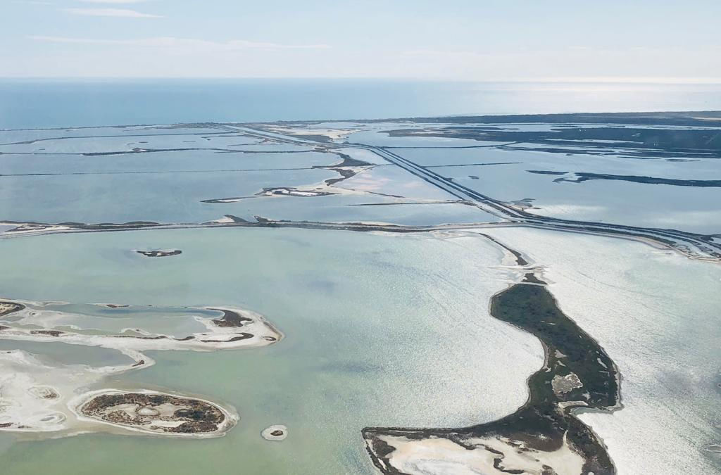 Balade aérienne Littoral de Camargue, Salins du Midi(hélico)