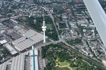 Rundflug Hamburg über Burchardkai, Alster, Hamburg Flughafen