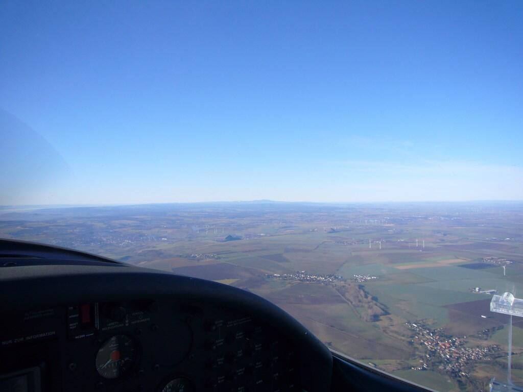 Blick vom Mansfelder Land zum Brocken