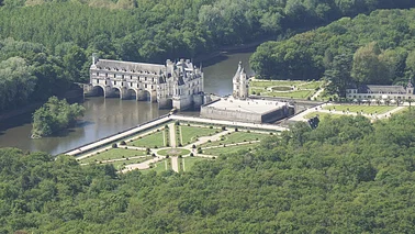 Les châteaux de la Loire, vus du ciel.