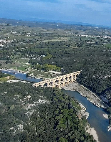 Balade aérienne-Pont du Gard-Littoral de Camargue en hélico