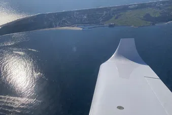 Tagesausflug nach Juist mit Baden nur 200 m vom Flugplatz