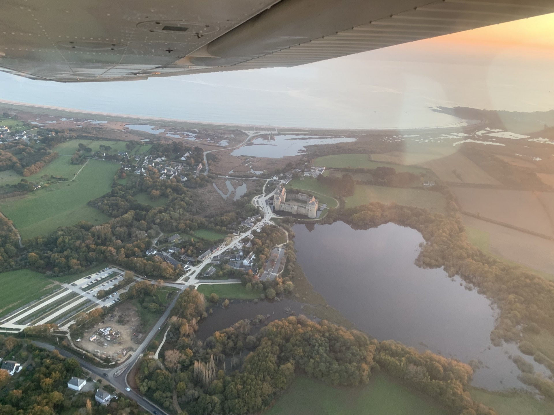 Le Morbihan et le Finistère en un même vol