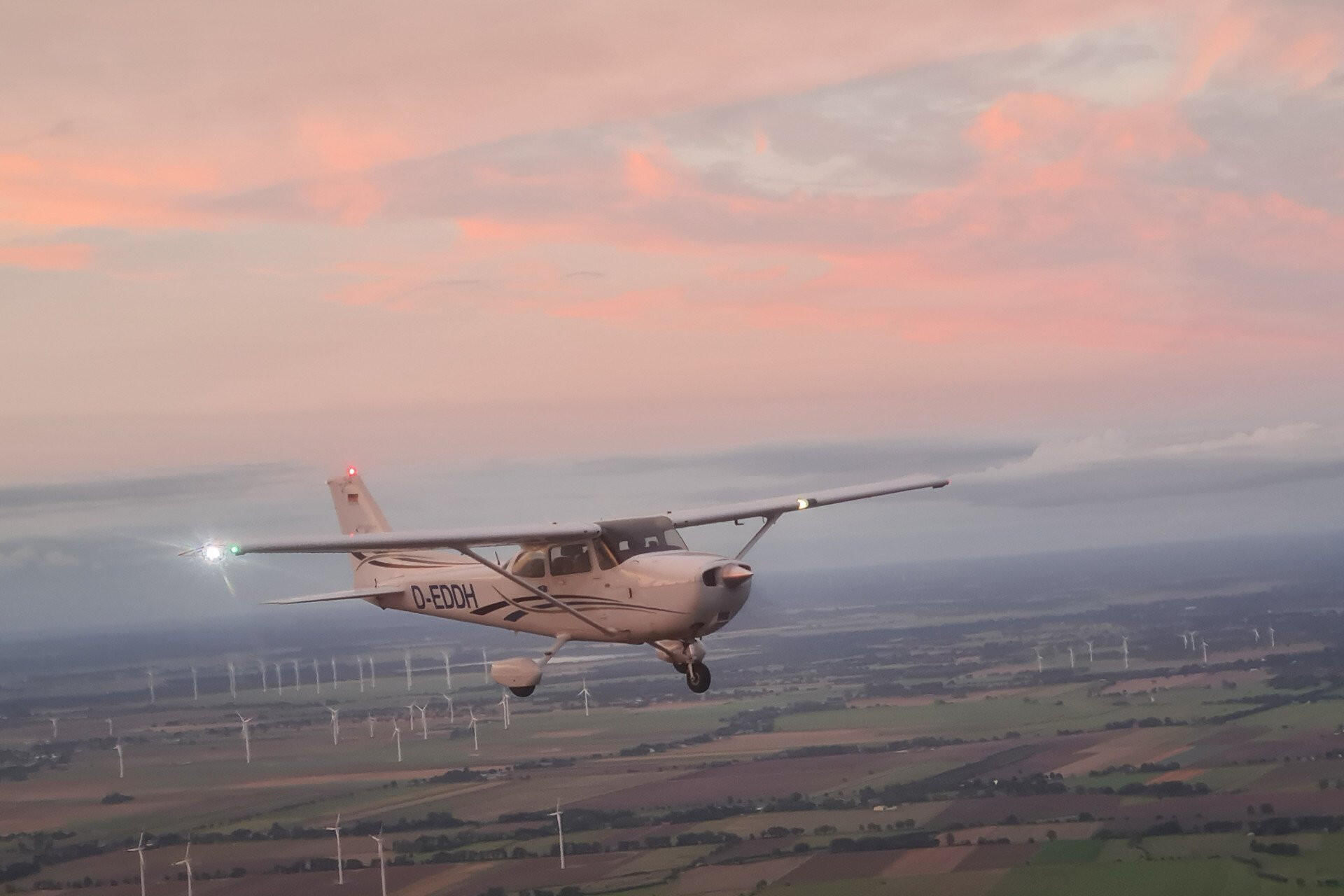 Schnupperflug Cessna 172S Digital-Cockpit + 2 Begleitpers.