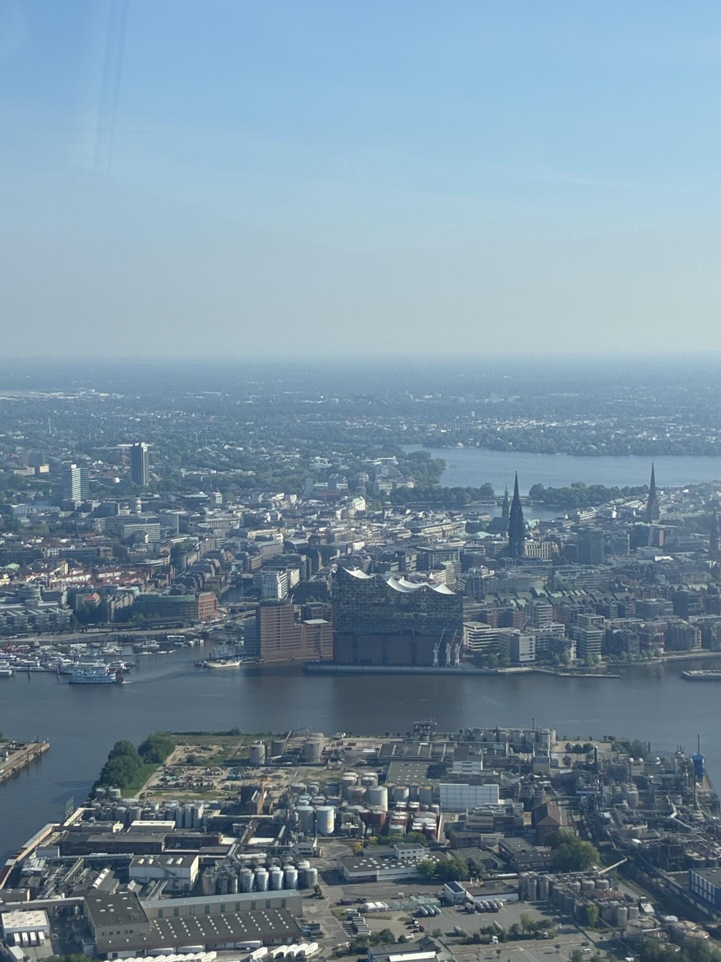 Elbphilharmonie und Alster