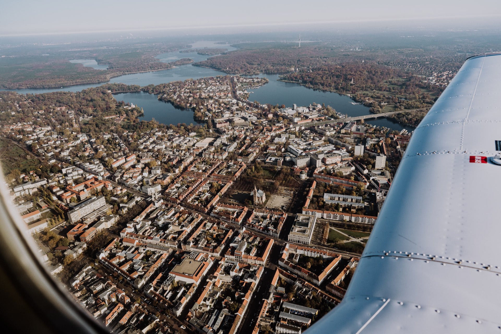 Berlin/Potsdam Umgebung (Sunset) Rundflug mit Tiefanflug BER