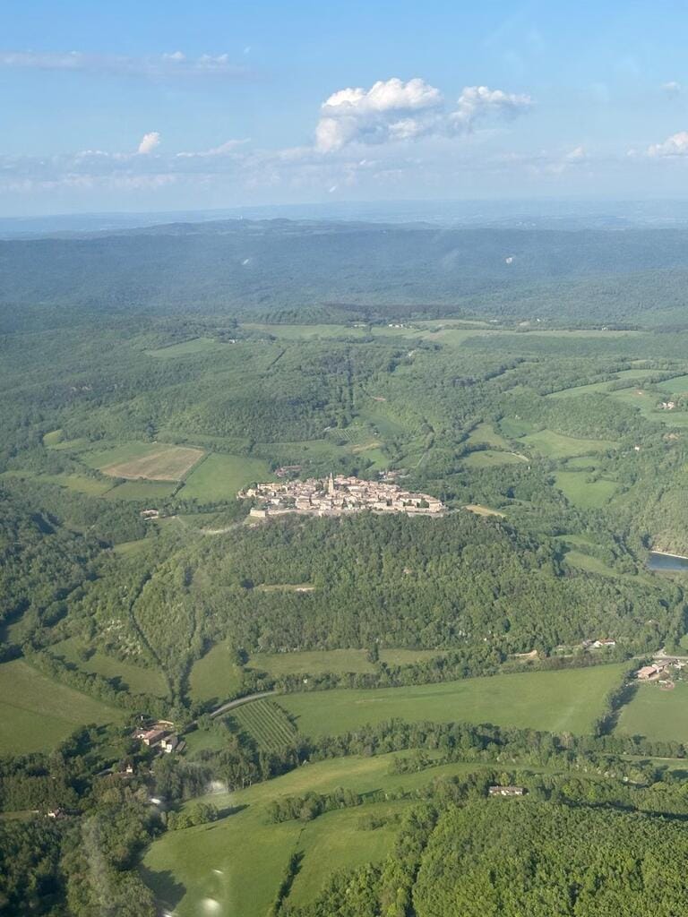 Vol panoramique sur Toulouse et ses alentours : le Canal du Midi, les bastides du Tarn et les villages perchés vus du ciel