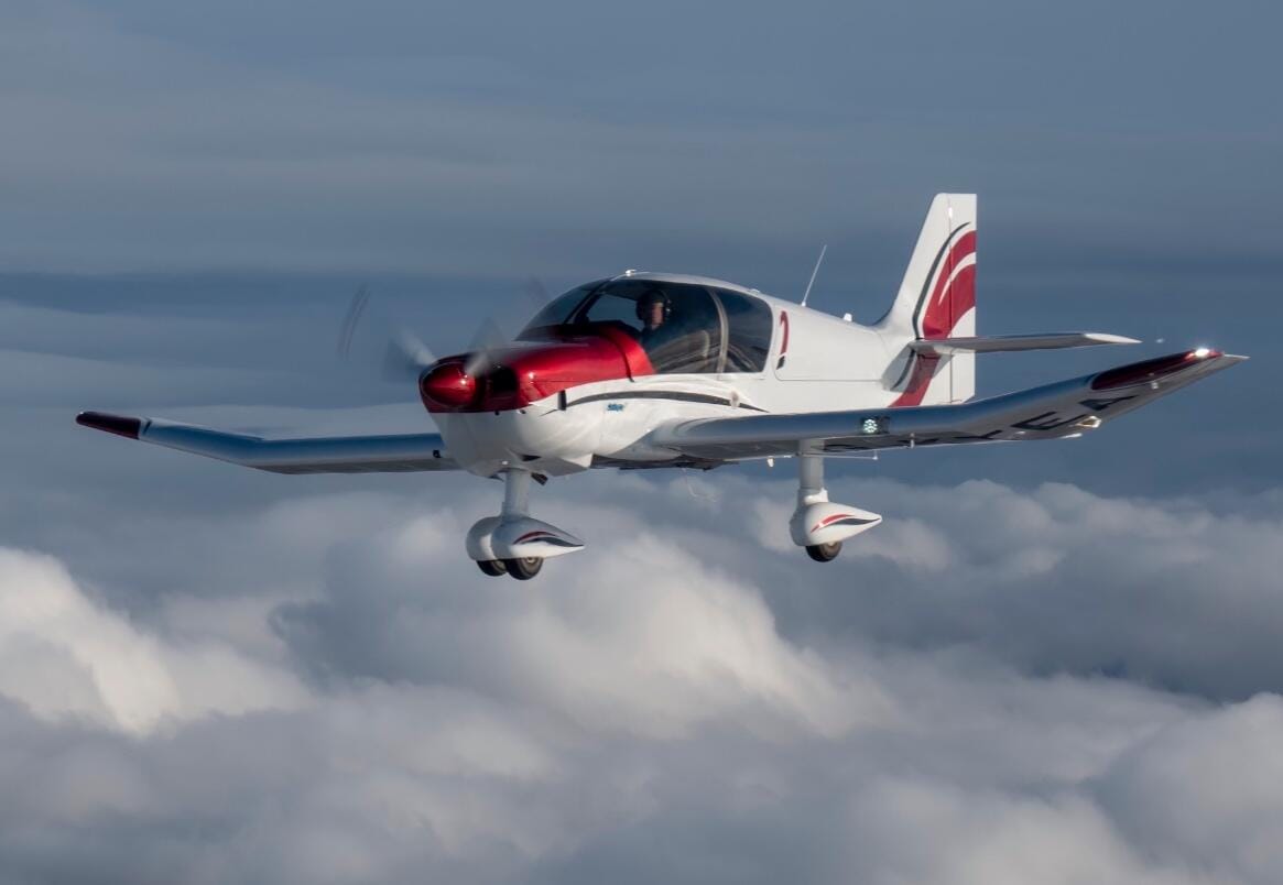 DR400 en vol  – confort et visibilité d'un classique Français