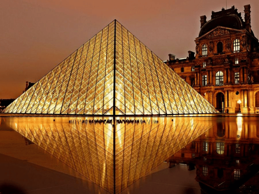 Day or overnight excursion to Paris